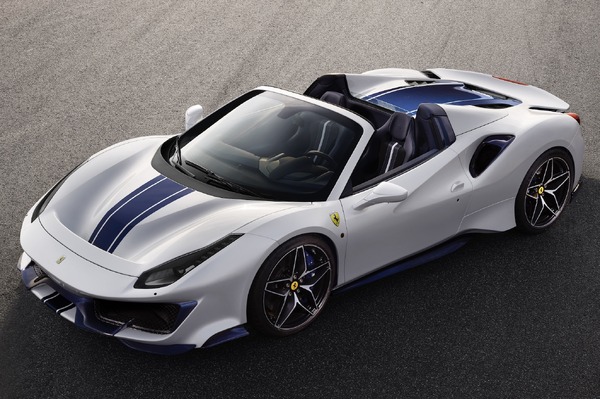 『入手困難』Ferrari 488 PISTA カタログ 5枚入り 入手困難』Ferrari 488 PISTA カタログ 5枚入り