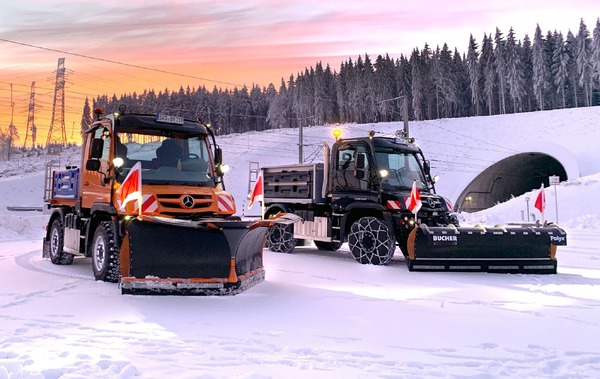 冬のスペシャリスト」ウニモグ除雪車、中型シリーズ「U327」に登場