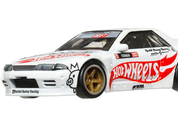 ホットウィール 日産 スカイライン GT-R (R32) パンデム 8台 ド迫力ワイドに仕上がった、ホットウィールリバリーのR32GT-R