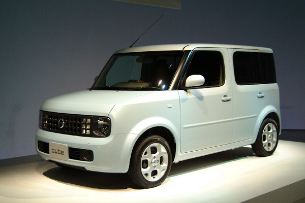 日産 キューブ 自転車