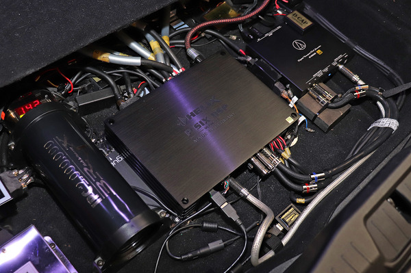 愛車の音、ここまで変わる!? 魔法のアイテム「パワーアンプ内蔵DSP」と