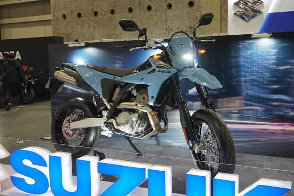 なぜスズキ『DR-Z4S』と『DR-Z4SM』にバイクファンは熱狂する なぜスズキ『DR-Z4S』と『DR-Z4SM』にバイクファンは熱狂する
