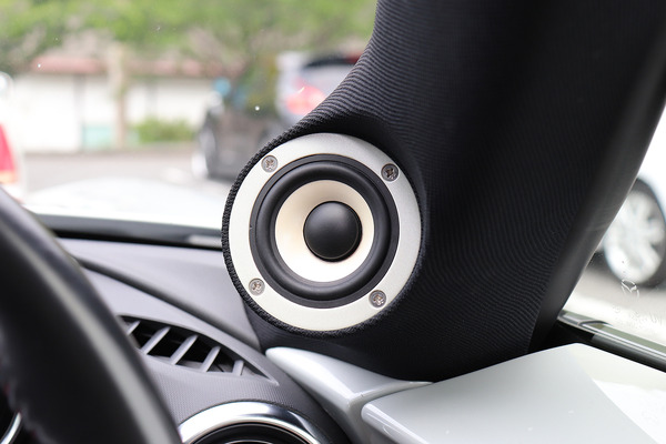 高音の透明感や音場の広がり…それ、取り付け角度がカギです