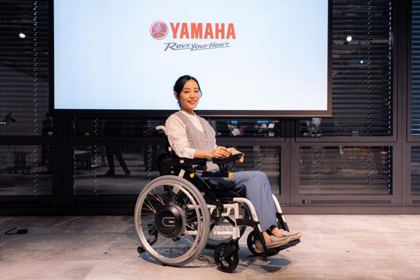 電動車椅子　ヤマハ　 JWアクティブ PLUS+ - 車椅子電動化ユニット | ヤマハ発動機