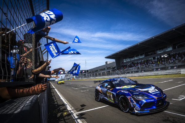 史上最高の暑さが襲ったニュル24時間耐久レース、トーヨータイヤ