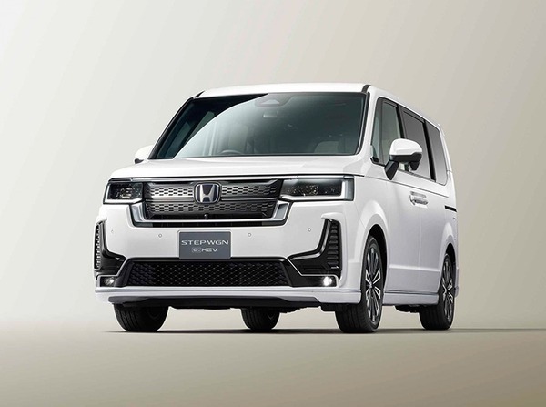 ホンダ RG　ステップワゴンスパーダ フロント バンパー　プレミアムホワイト・ パール 2173588.jpg