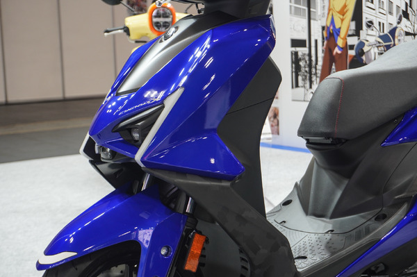 ヤマハのスクーターが今アツい！“稲妻デザイン”の新型『シグナスX