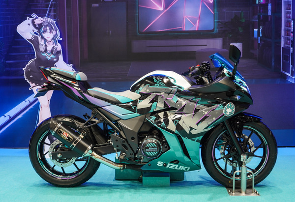 VTuber「輪堂千速」コラボのスズキ『GSX250R』、その本気度に VTuber「輪堂千速」コラボのスズキ『GSX250R』、その本気度に