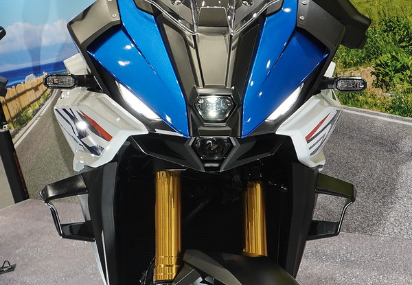 «Выглядит круто», «Будет пользоваться спросом»: новый кроссовер Suzuki GSX-S1000GX с «крыльями» привлек внимание в соцсетях