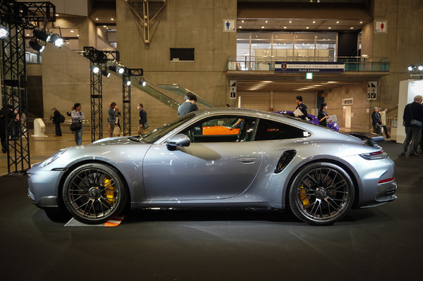ポルシェ　911ツインターボ ポルシェ『911ターボS』新型が日本初公開、史上最強の711psツイン