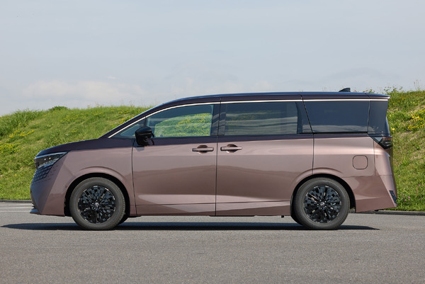 日産 エルグランド 新型】あえて全幅を45mm拡大!? 高級ミニバンの王者