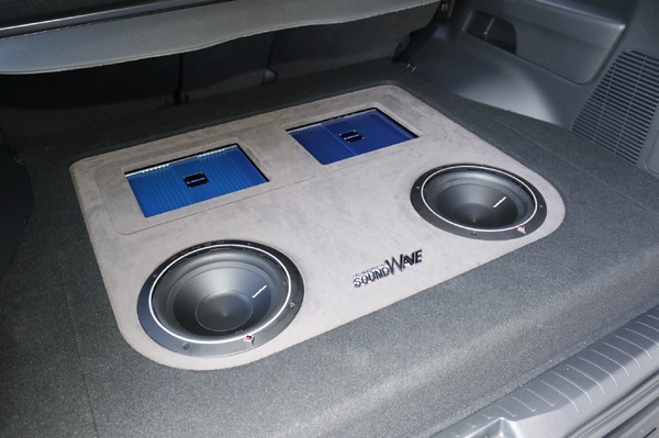 車専用オーディオ ランクル300の音が激変！ エタニ×ロックフォードで作る本格カー