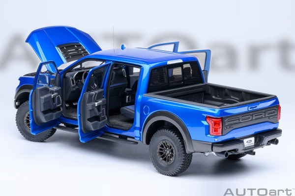450馬力の高性能ピックアップトラック、フォード F-150 ラプター