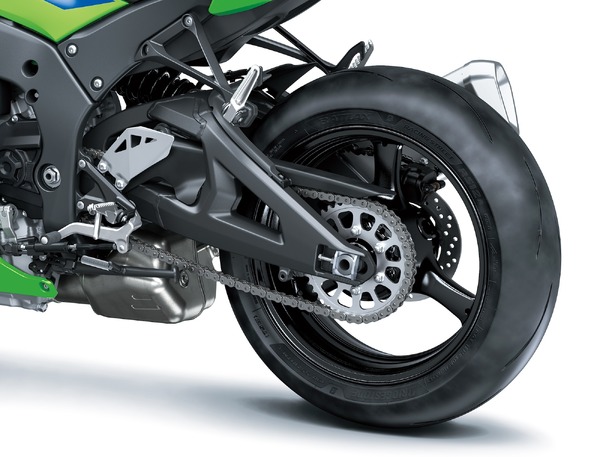 大型ウイングレットを新採用、新型カワサキ『Ninja ZX-10R』発売 248万