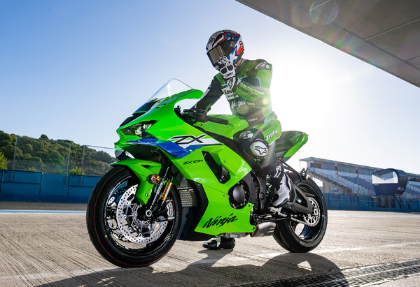 きろくん❁︎大きいサイズ‼️ページです★ 大型ウイングレットを新採用、新型カワサキ『Ninja ZX-10R』発売 248万