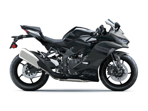カワサキの400cc4気筒スポーツ『Ninja ZX-4R SE』『Ninja ZX-4RR