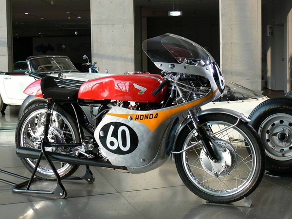 ホンダとヤマハの世界挑戦史をコラボ展示、もてぎ「コレクションホール