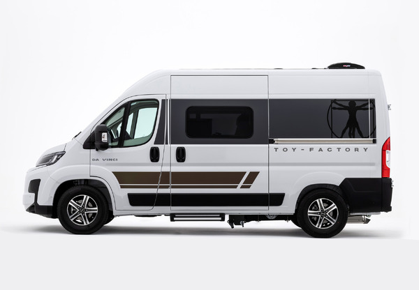 トイファクトリー、新型キャンピングカー『ダヴィンチ5.4』発表 東京