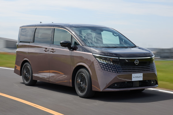 日産『エルグランド』正式発売、価格は689万7000円…16年ぶり刷新で