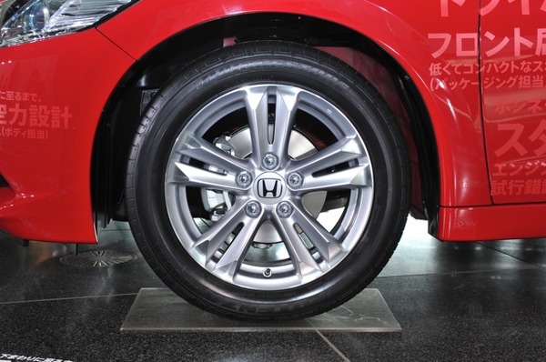 ホンダ CR-Z 発表】1台分で5kgも削ったアルミホイール