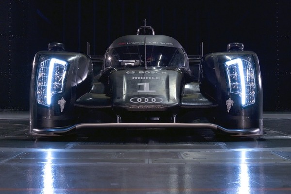アウディの新型ルマンマシン R18 がベールを脱ぐ | レスポンス アウディの新型ルマンマシン R18 がベールを脱ぐ | レスポンス