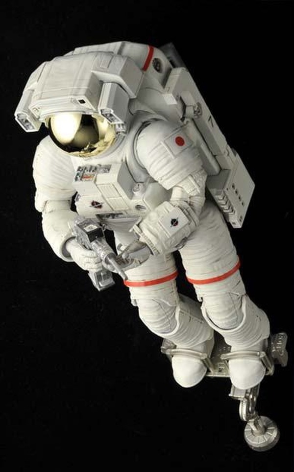ISS船外活動用宇宙服を発売 10分の1 1枚目の写真・画像 | レスポンス（Response.jp）