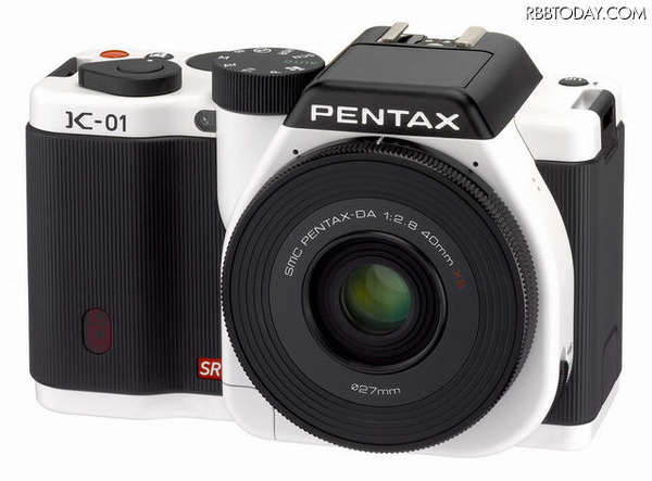 PENTAX K-01 本体 マーク・ニューソン デザイン ミラーレス一眼 カメラ］ペンタックス K-01、マーク・ニューソンがデザイン