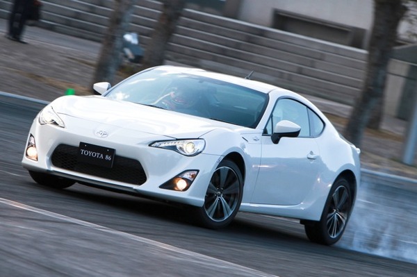 86 と BRZ にレンタカー登場  レスポンス（Response.jp）