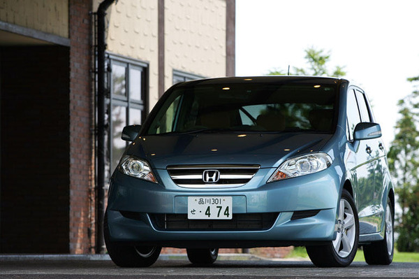 ホンダ エディックス試乗 その3 チョット変わった運転感覚 レスポンス Response Jp ホンダ エディックス試乗 その3 チョット変わった運転感覚 レスポンス Response Jp