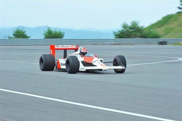 【マクラーレン ホンダ MP4/4 セナ 週刊 マクラーレンホンダ MP4/4｜定期購読 - 雑誌のFujisan