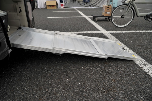 ホンダ N Box 用後付け車いすキットを発売 レスポンス Response Jp ホンダ N Box 用後付け車いすキットを発売 レスポンス Response Jp