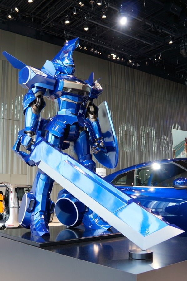 GT-R がロボットに変身…日産×ジャイロゼッター | レスポンス