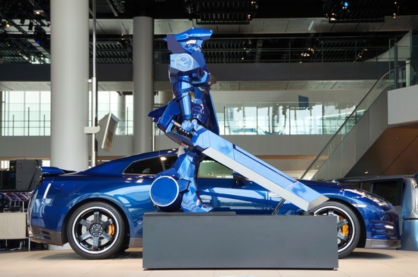 GT-R がロボットに変身…日産×ジャイロゼッター 3枚目の写真・画像