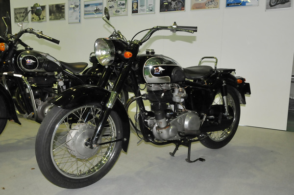 昭和30年代モーターサイクル 言わばエストレヤのご先祖様 メグロ ジュニア S8 1964 写真蔵 レスポンス Response Jp
