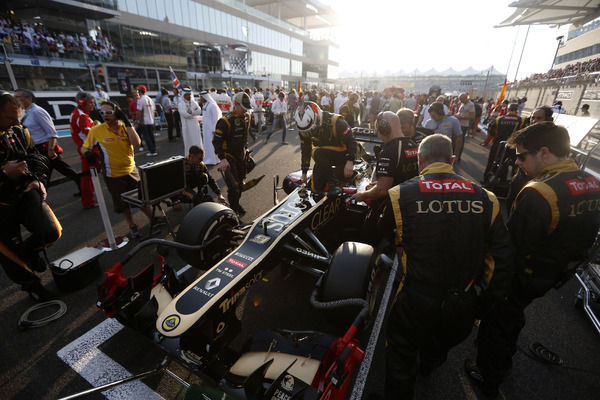 ミニチャンプス ロータス キミ・ライコネン アブダビGP優勝モデル