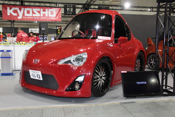 ちょーこ様 東京オートサロン13】トヨタの「部活」で作った実物大チョロQ―トヨタ