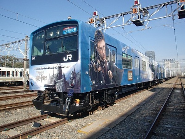 JR西日本、ゆめ咲線で「ハリーポッター」ラッピング列車の運行を JR西日本、ゆめ咲線で「ハリーポッター」ラッピング列車の運行を