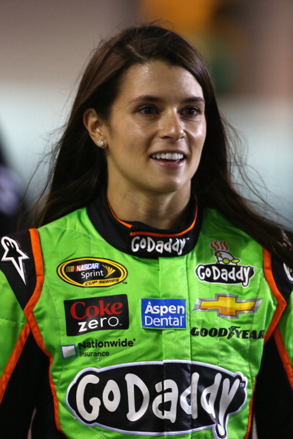 ダニカ パトリック NASCARフォード ワンダーウーマン 2017年 1/24 Yahoo!オークション - NASCAR 1/24 ACTION ダニカ パトリック