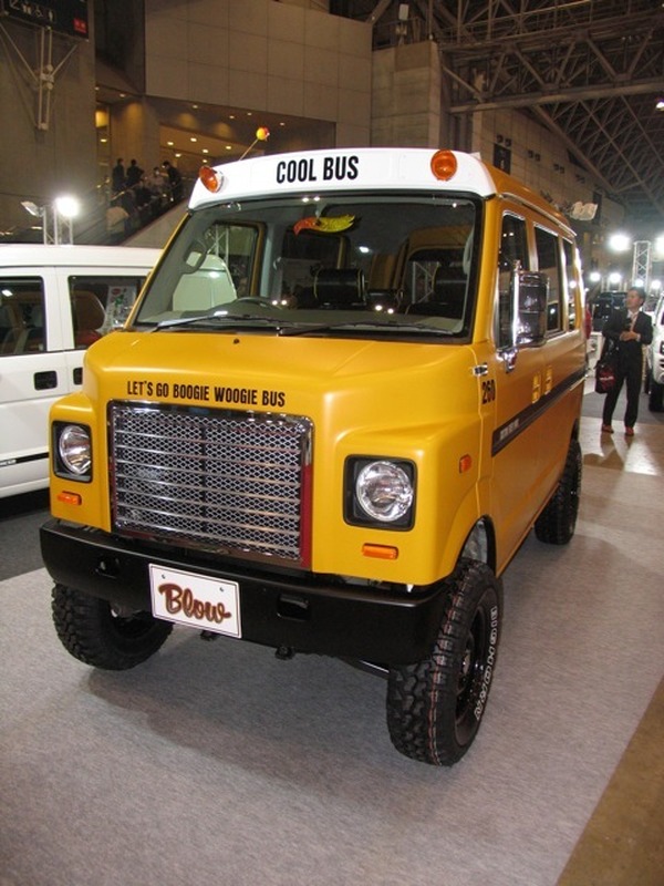 東京オートサロン14 あのスクールバスを愛車にしたい人 注目 レスポンス Response Jp 東京オートサロン14 あのスクールバスを愛車にしたい人 注目 レスポンス Response Jp