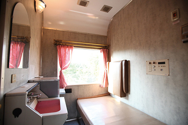 タイ国鉄 ブルトレ車両 チェンマイ―バンコク間で乗る往年のＡ寝台個室
