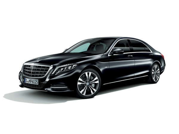 メルセデスベンツ、新開発V12エンジン搭載の S600ロング 追加…530ps