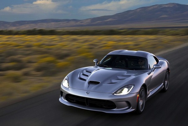 ダッジ バイパー に2015年型…8.4リットルV10は645psにパワーアップ