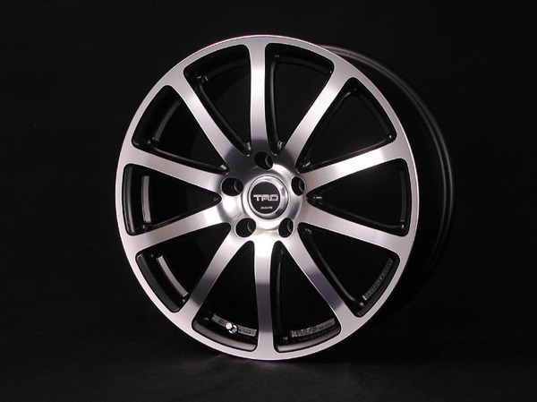 クラウン マジェスタ 用18インチアルミホイール『TRD TF2』新発売