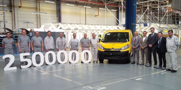 シトロエンの仏工場、累計生産250万台…郵便公社の車両を生産
