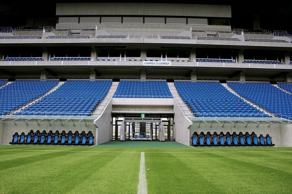 ブリッド ガンバ大阪ホームスタジアムの選手用ベンチを開発 3枚目の写真 画像 レスポンス Response Jp