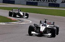【F1イギリスGP 速報】やったぜ、マクラーレン! クルサード勝った!! 画像