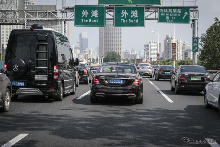 中国上海でテストを開始したメルセデスの自動運転車