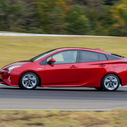 【トヨタ プリウス プロトタイプ 試乗】乗れば分かる、低重心パッケージの効用…千葉匠 画像