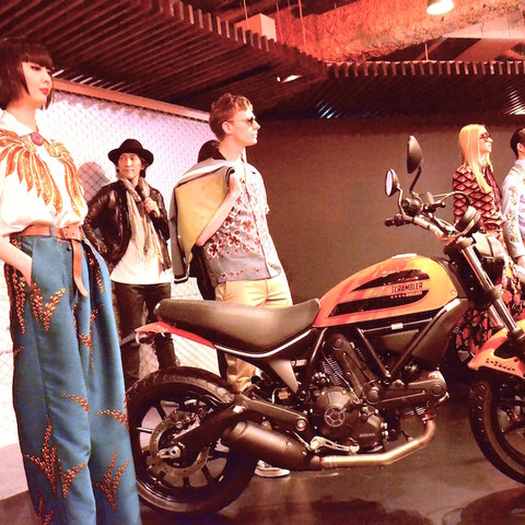 伊ブランドがコラボ…ドゥカティ スクランブラー に限定車「イタリア インディペンデント」 画像