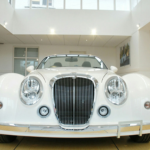 光岡、欧州市場へ意欲…「古くさい顔と最新装備が魅力に」 画像